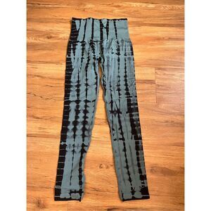 Yelete Small Blue and Black Tie Dye Leggings NEW with tags Gym Workout